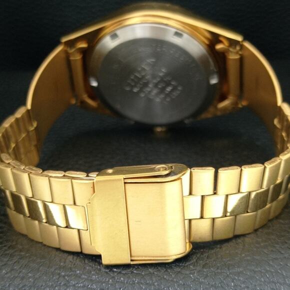 Vintage 1981 Citizen Automatic Mens Gold Watch W/daydate & Gold accents - Picture 2 of 10